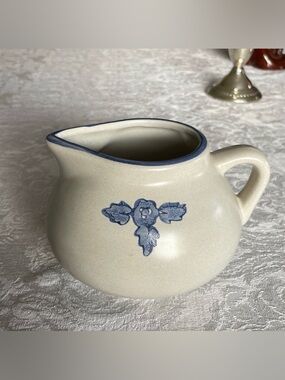 Pfaltzgraff Yorktown gravy boat